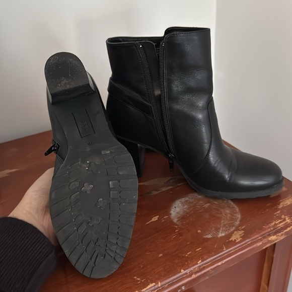 Ralph Lauren Cabrey ankle boot - Picture 3 of 5